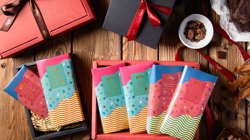 圖說：送禮最合適的巧克力禮盒，含有伊比利火腿脆片65% 非洲剛果黑巧克力、培根脆片 屏東黑巧克力共兩款，禮盒依據數量，分別有二入、四入共兩種選擇。